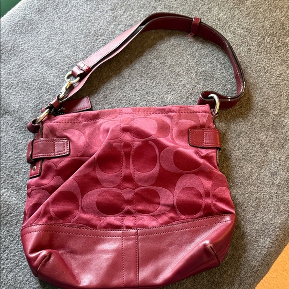 Coach Burgundy Shoulder Bag with Chain Detail - Picture 3 of 6